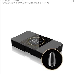 Apres Gel C nail extensions sculpted round short